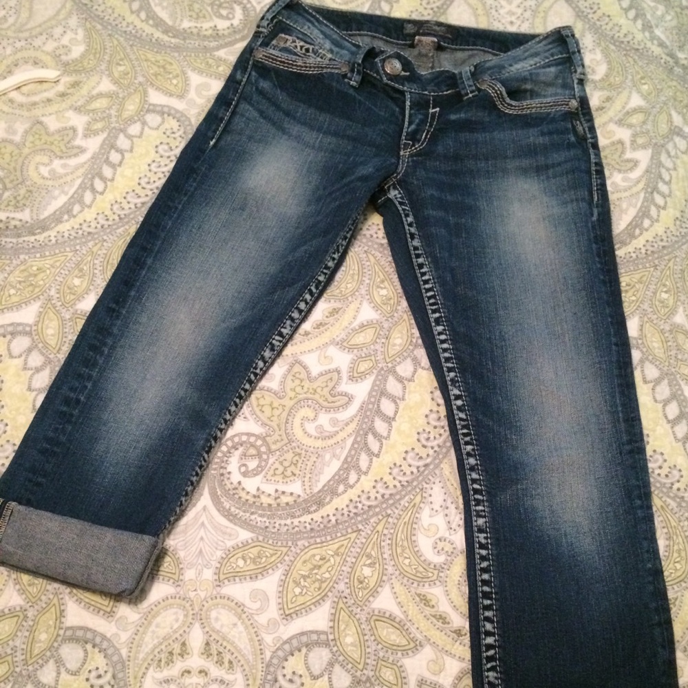 Maurices Silver Tuesday Low Capri Waist 28